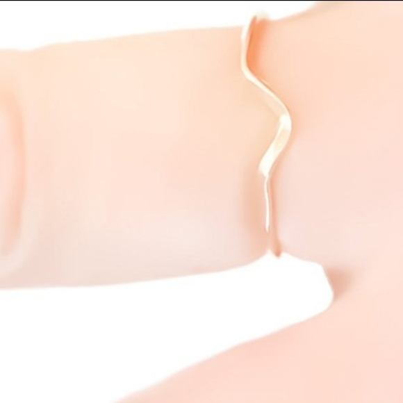 SOLD OUT! Brand new gold Chevron ring - Picture 3 of 8